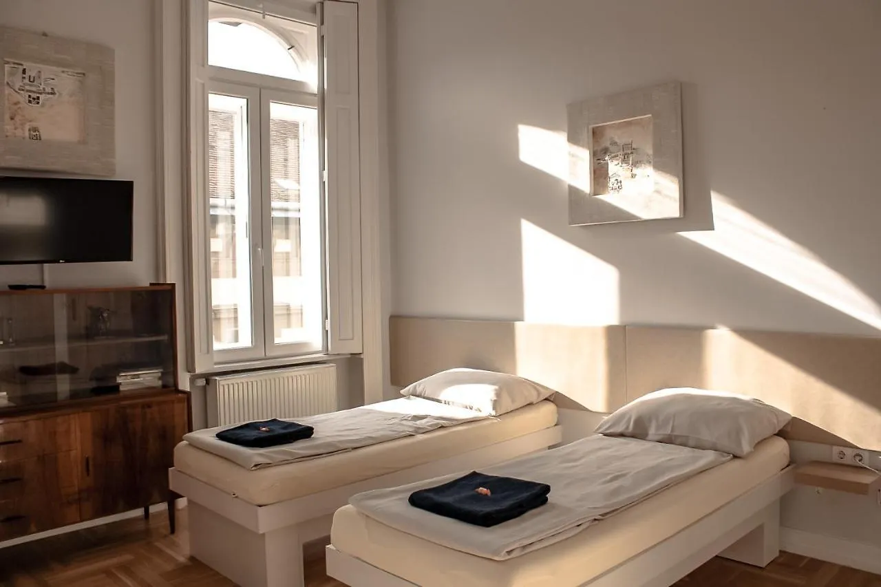 Feodorm Apartments Будапешт Гостевой дом